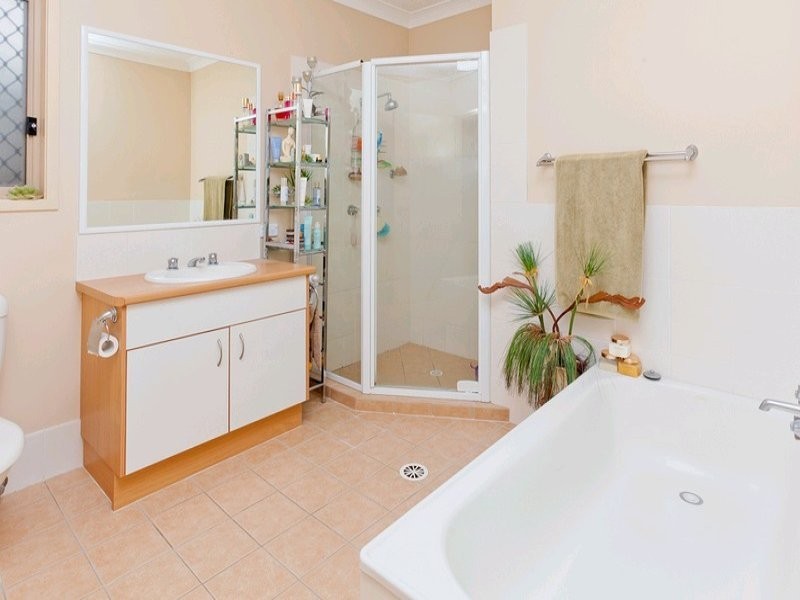 9 Darter Place, Springfield Lakes QLD 4300
