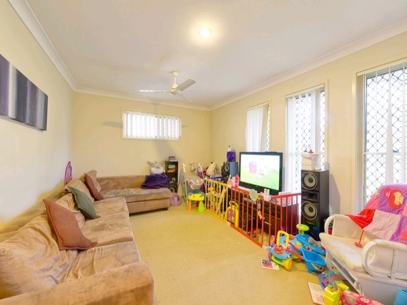 16 Parkview Drive, Springfield Lakes QLD 4300