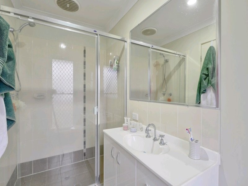 16 Parkview Drive, Springfield Lakes QLD 4300