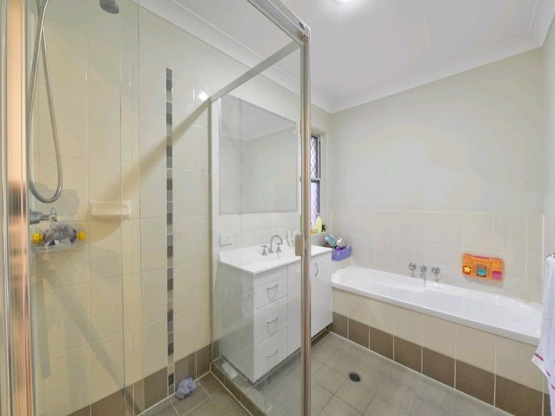 16 Parkview Drive, Springfield Lakes QLD 4300