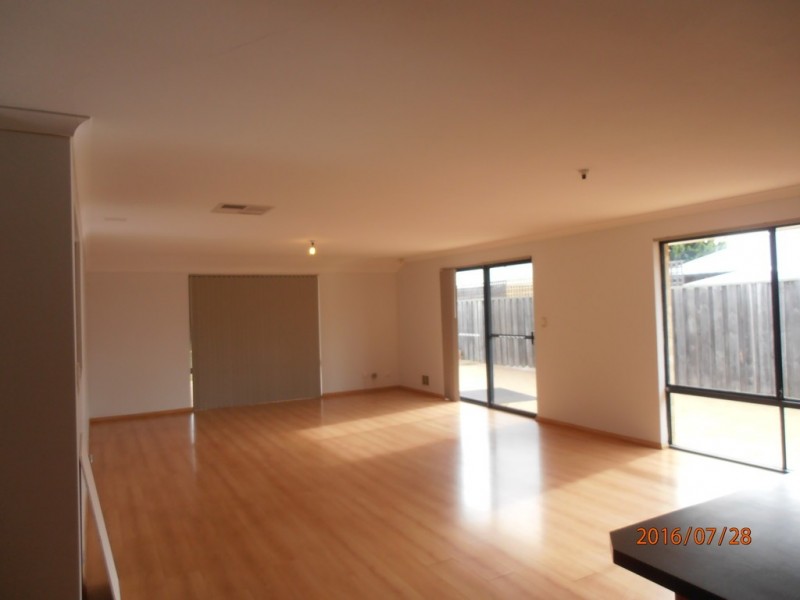 4 Louisa Grove, Ellenbrook WA 6069