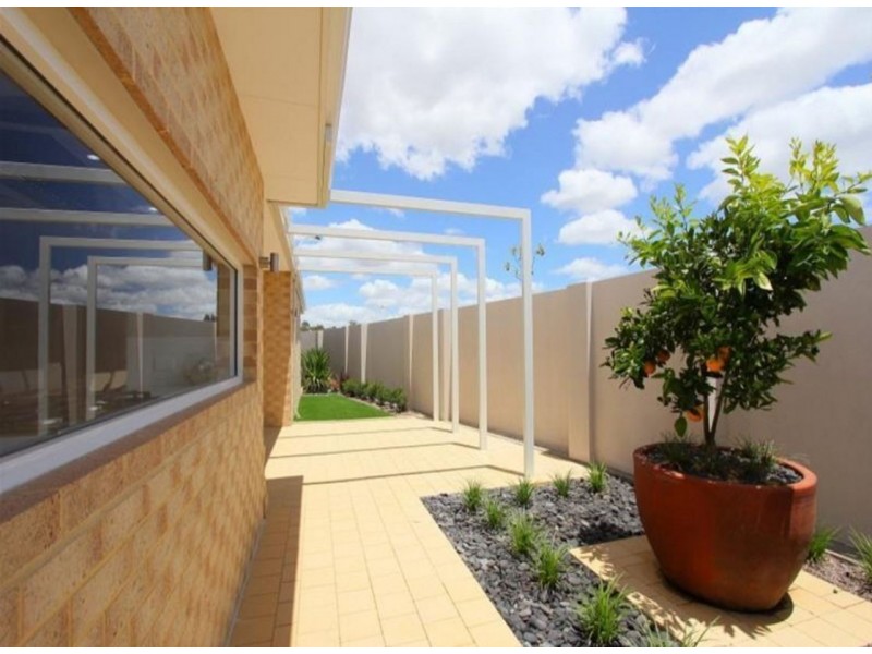 370 Banrock Drive, Ellenbrook WA 6069
