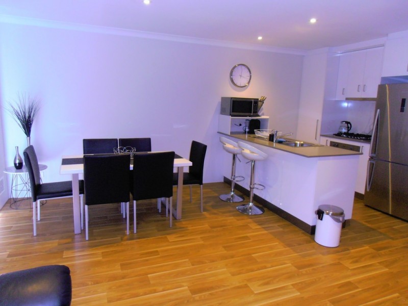 21 Fairoaks Way, Aveley WA 6069