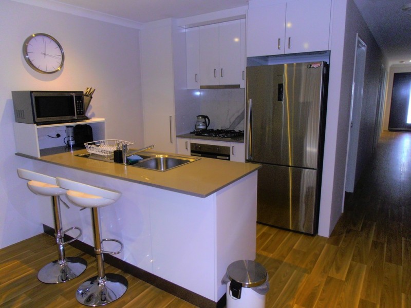 21 Fairoaks Way, Aveley WA 6069