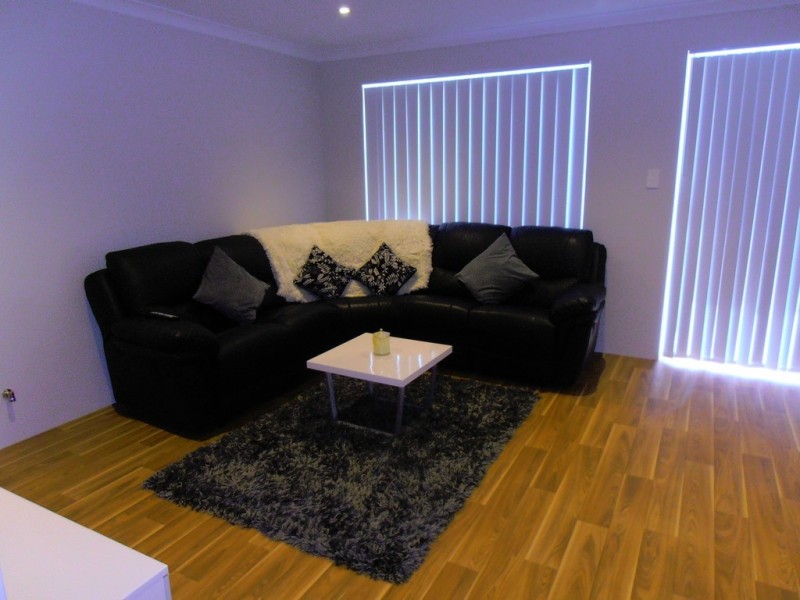 21 Fairoaks Way, Aveley WA 6069