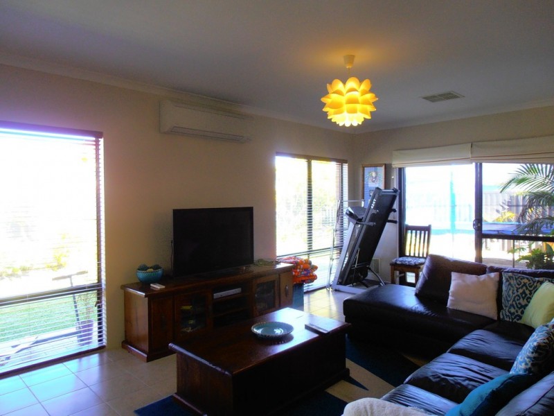 6 Waite Ridge, Aveley WA 6069