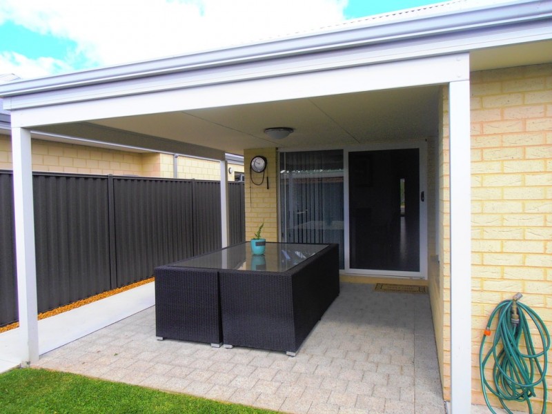 8 Ambit Way, Aveley WA 6069