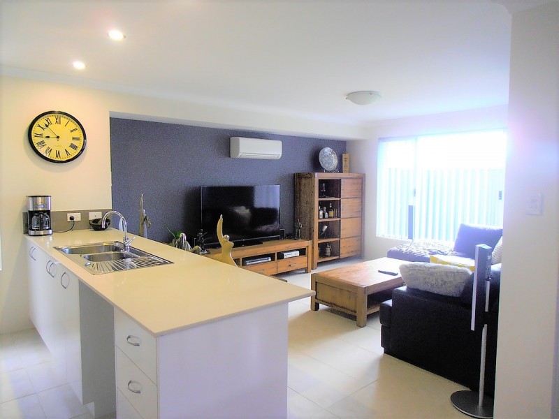 8 Ambit Way, Aveley WA 6069