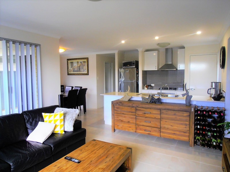 8 Ambit Way, Aveley WA 6069