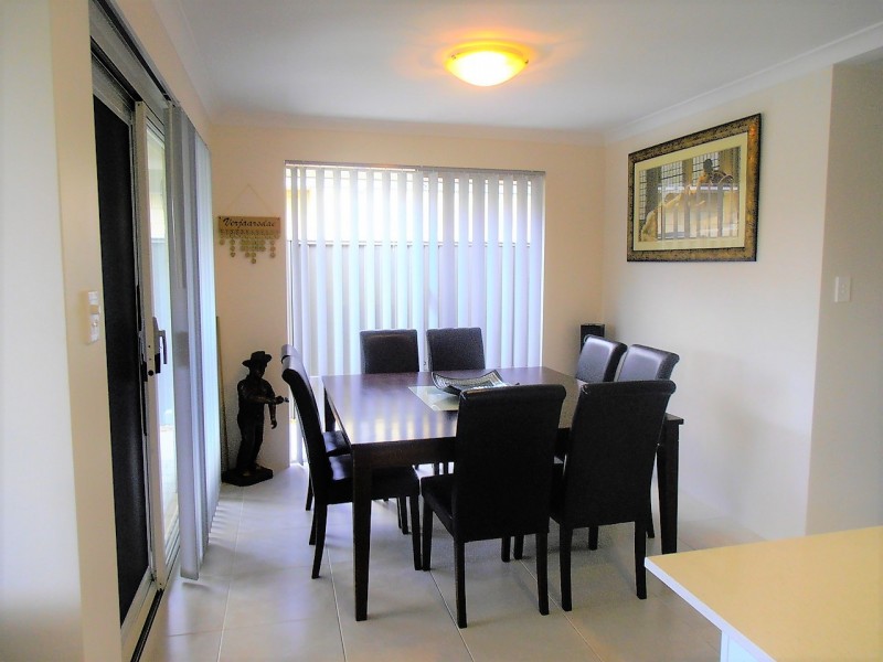 8 Ambit Way, Aveley WA 6069