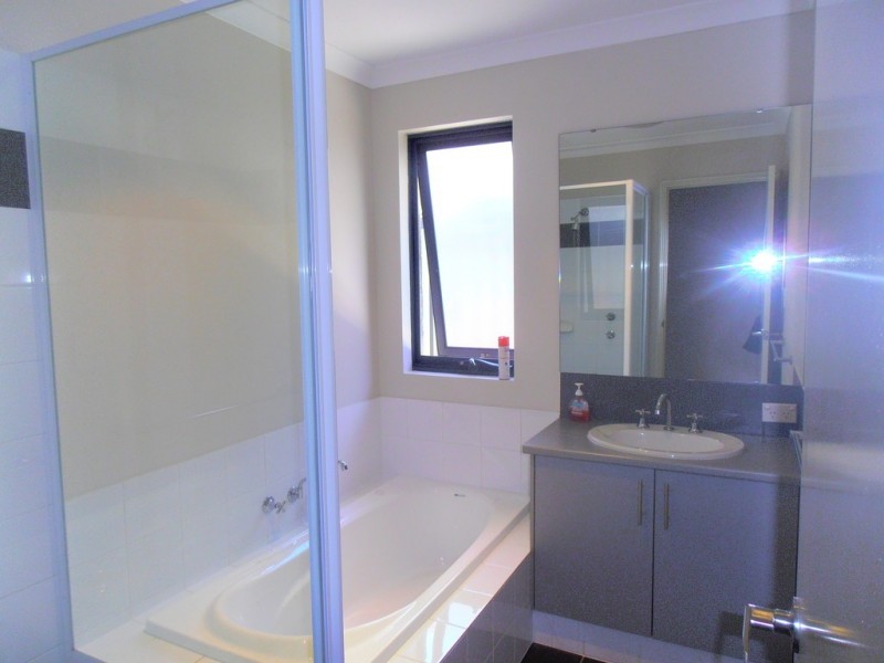 11 Zelena Terrace, Aveley WA 6069