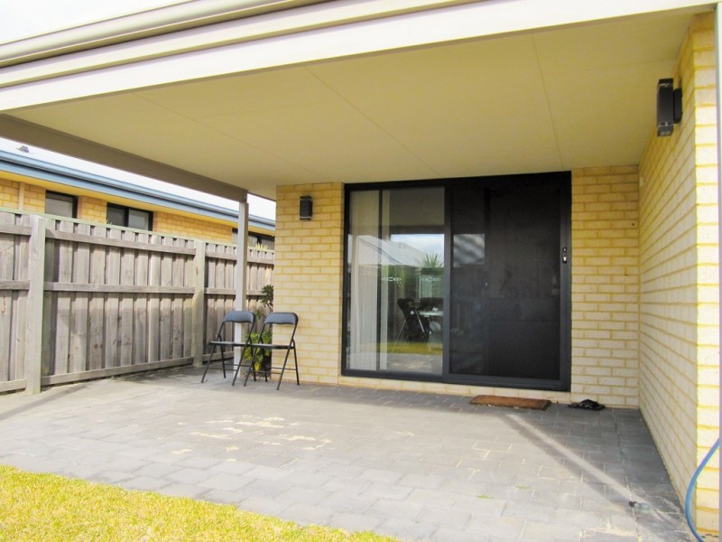 17 Carwell Avenue, Ellenbrook WA 6069