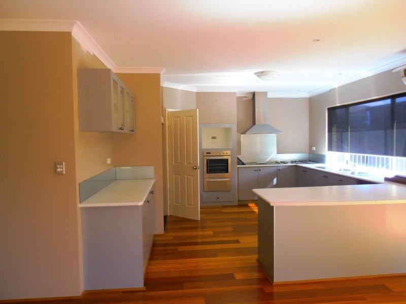 11 Ingham Street, Aveley WA 6069