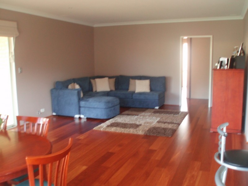 11 Ingham Street, Aveley WA 6069