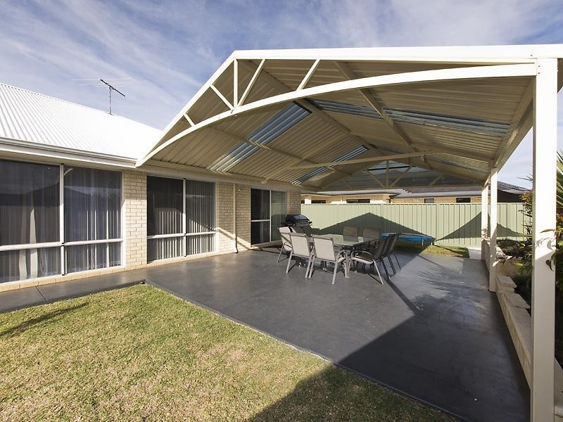 8 Drummond Gardens, Helena Valley WA 6056