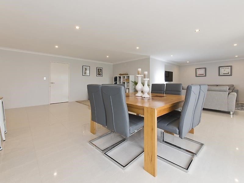 8 Drummond Gardens, Helena Valley WA 6056