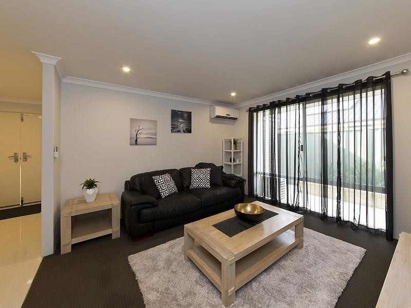 8 Drummond Gardens, Helena Valley WA 6056