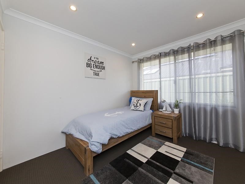 8 Drummond Gardens, Helena Valley WA 6056