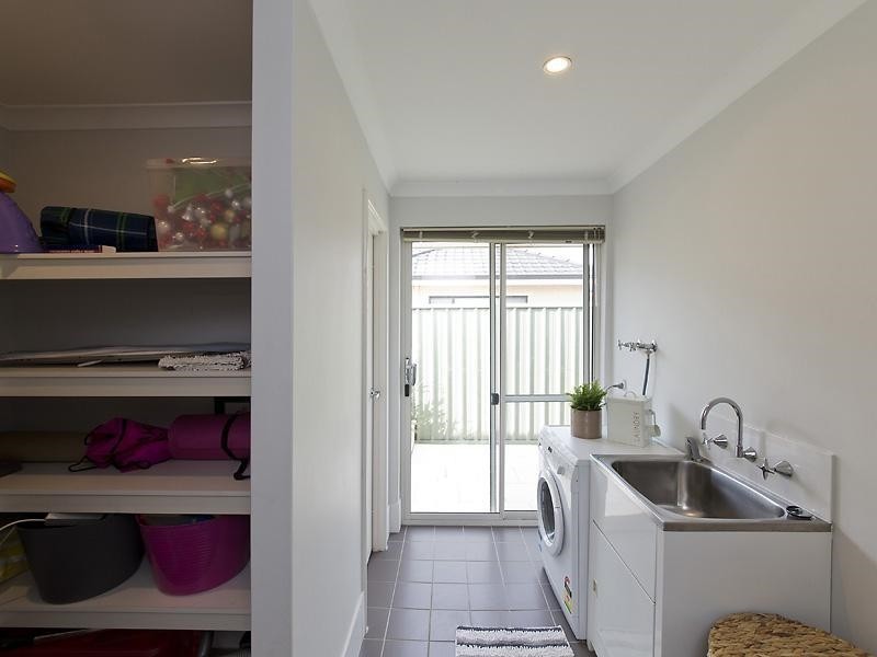 8 Drummond Gardens, Helena Valley WA 6056