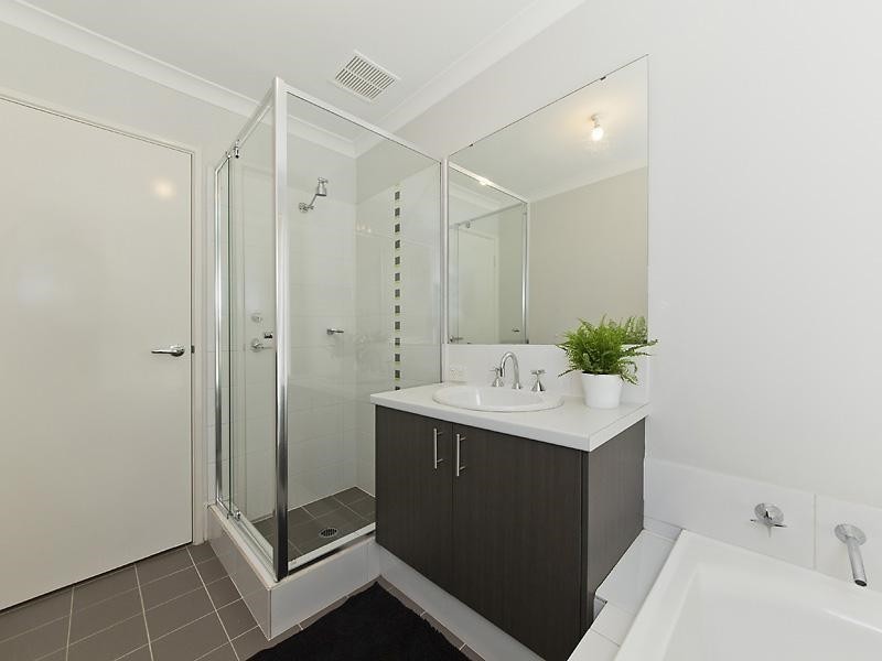 8 Drummond Gardens, Helena Valley WA 6056