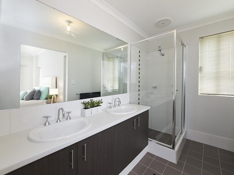 8 Drummond Gardens, Helena Valley WA 6056
