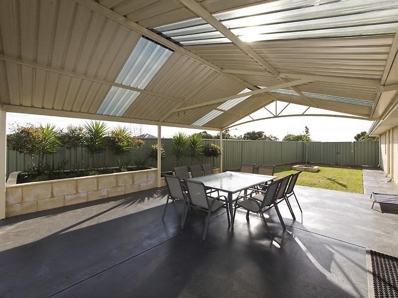 8 Drummond Gardens, Helena Valley WA 6056