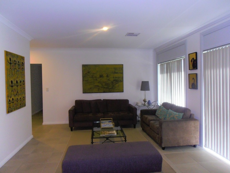 98 Windermere Boulevard, Aveley WA 6069