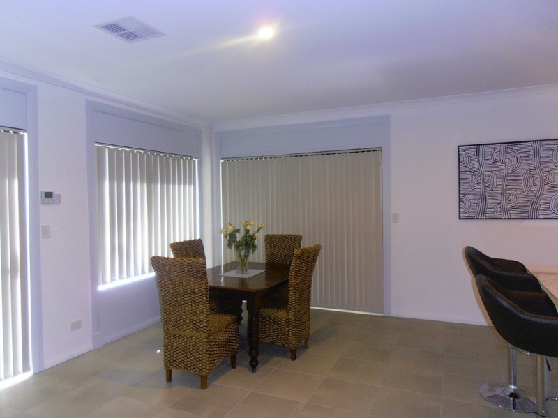 98 Windermere Boulevard, Aveley WA 6069