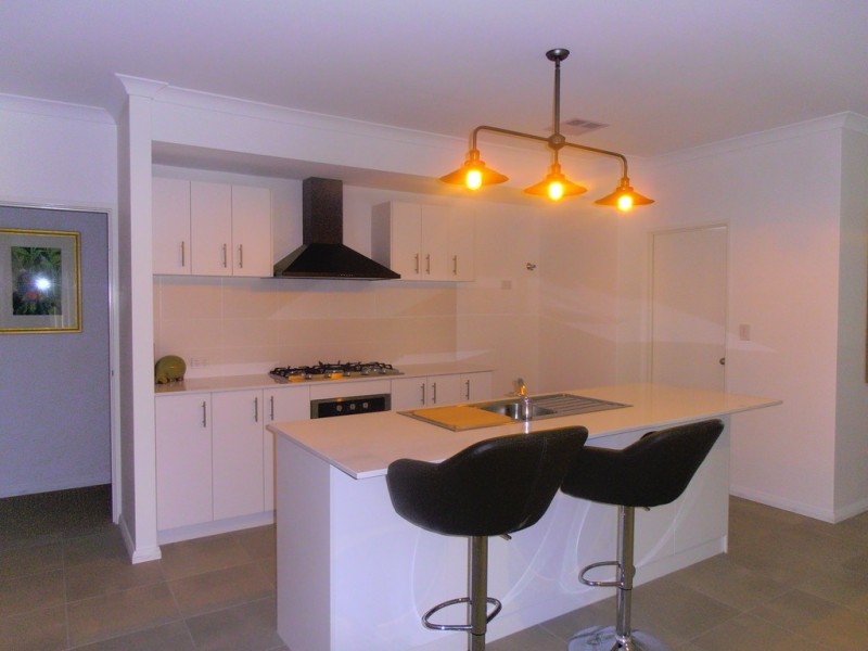 98 Windermere Boulevard, Aveley WA 6069