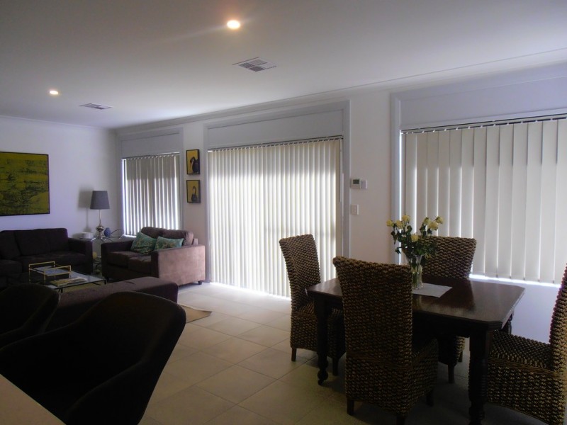 98 Windermere Boulevard, Aveley WA 6069