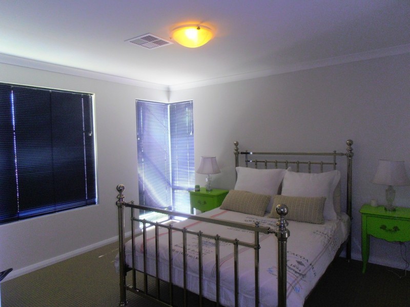 98 Windermere Boulevard, Aveley WA 6069