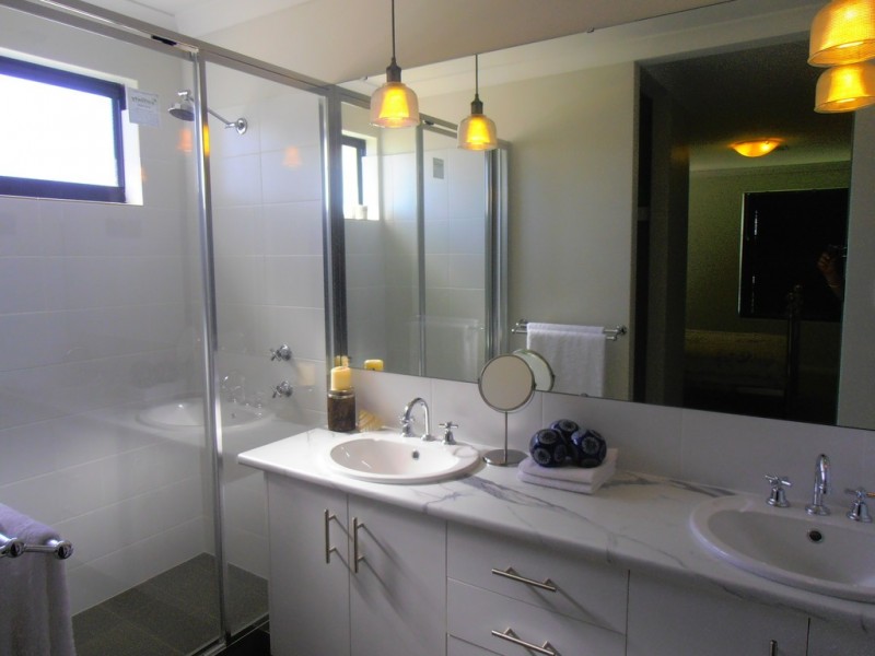 98 Windermere Boulevard, Aveley WA 6069