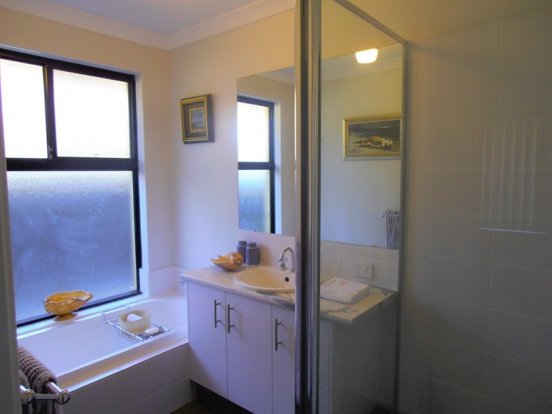 98 Windermere Boulevard, Aveley WA 6069