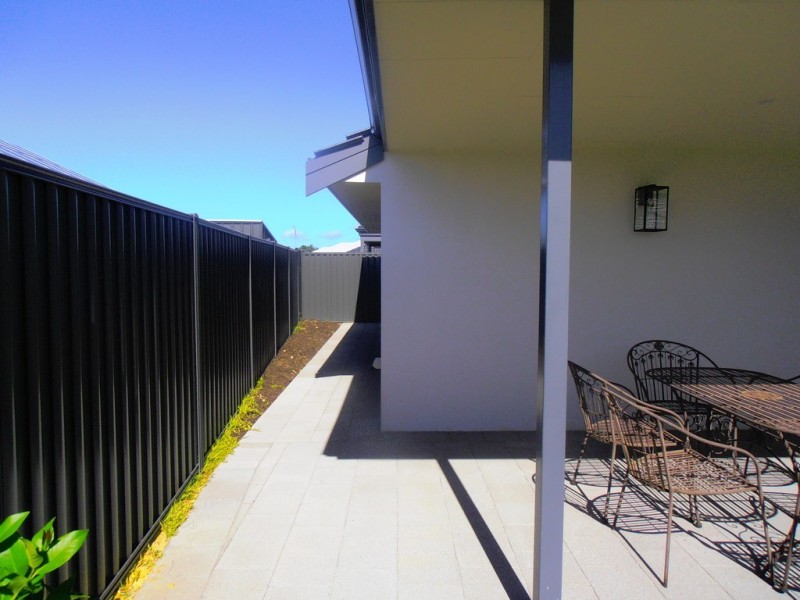 98 Windermere Boulevard, Aveley WA 6069