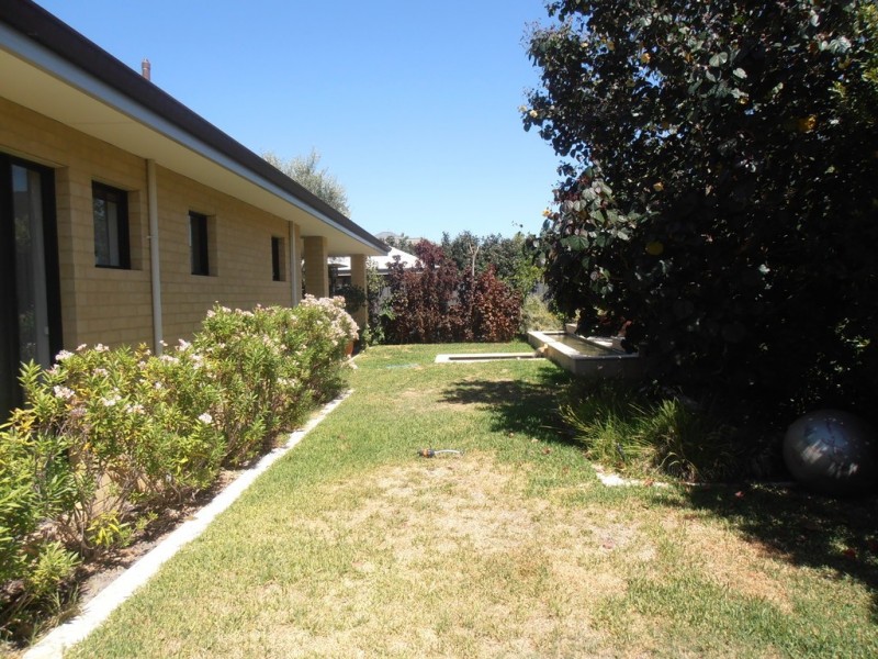 10 Birkett Circle, Ellenbrook WA 6069