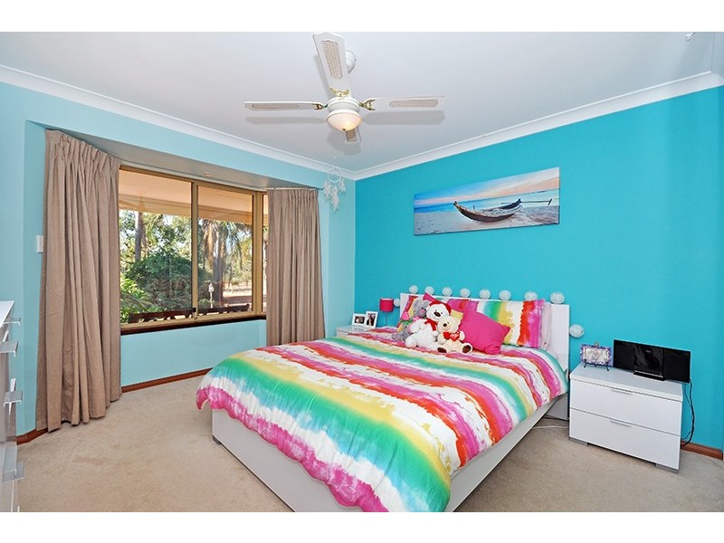 48 Aveley Road, Belhus WA 6069