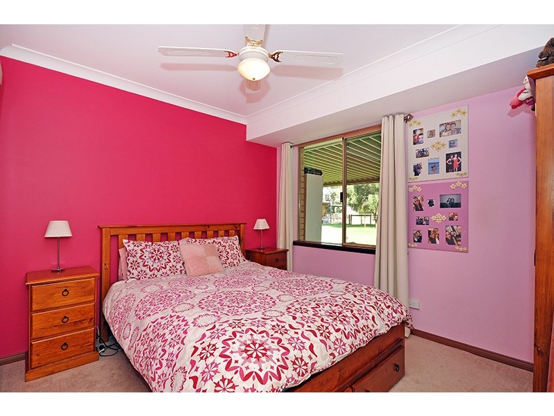 48 Aveley Road, Belhus WA 6069