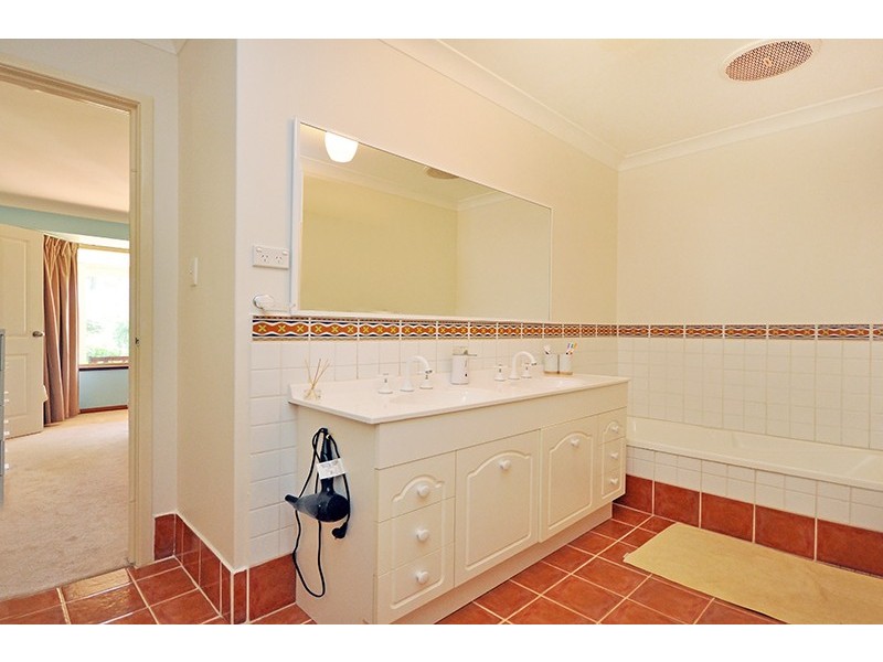 48 Aveley Road, Belhus WA 6069