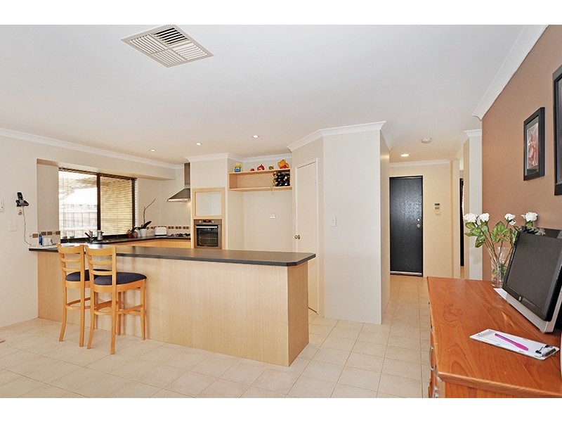 26 Evesham Drive, Ellenbrook WA 6069