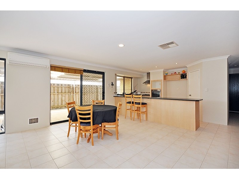 26 Evesham Drive, Ellenbrook WA 6069