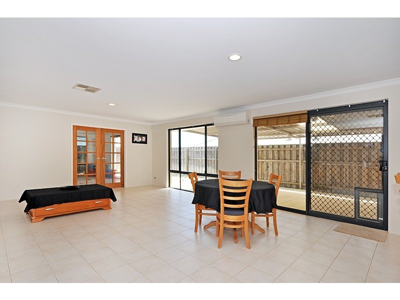 26 Evesham Drive, Ellenbrook WA 6069