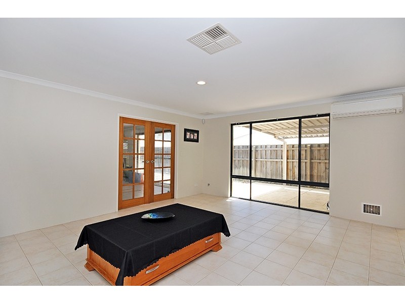 26 Evesham Drive, Ellenbrook WA 6069