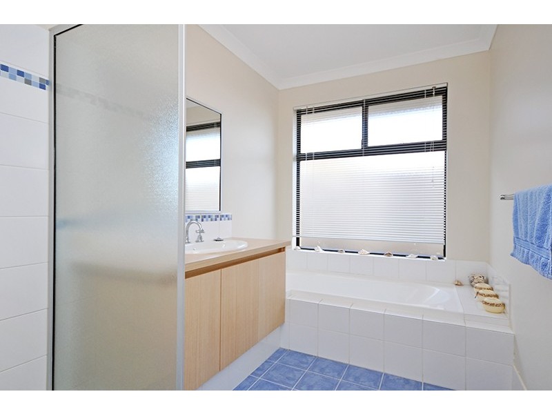 26 Evesham Drive, Ellenbrook WA 6069