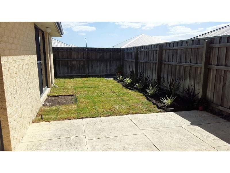 26 Evesham Drive, Ellenbrook WA 6069