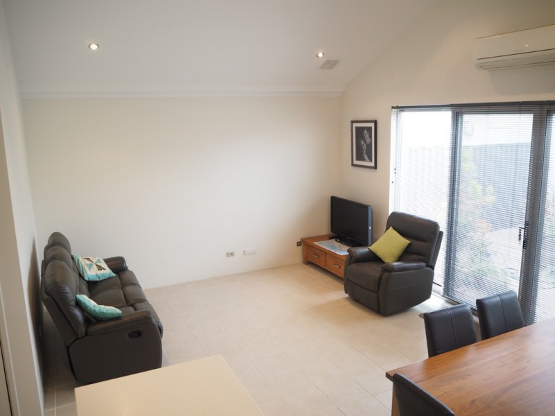 18 Flecker Promenade, Aveley WA 6069