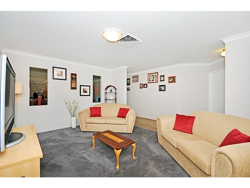 129 Roxburghe Drive, The Vines WA 6069