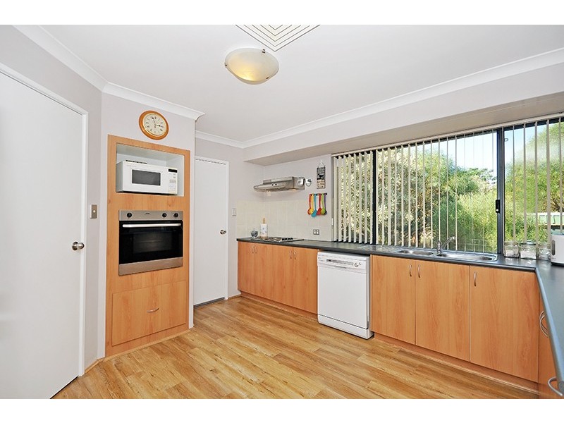 129 Roxburghe Drive, The Vines WA 6069