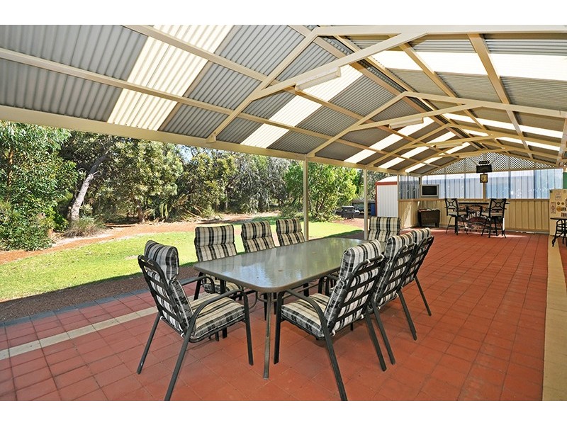 129 Roxburghe Drive, The Vines WA 6069