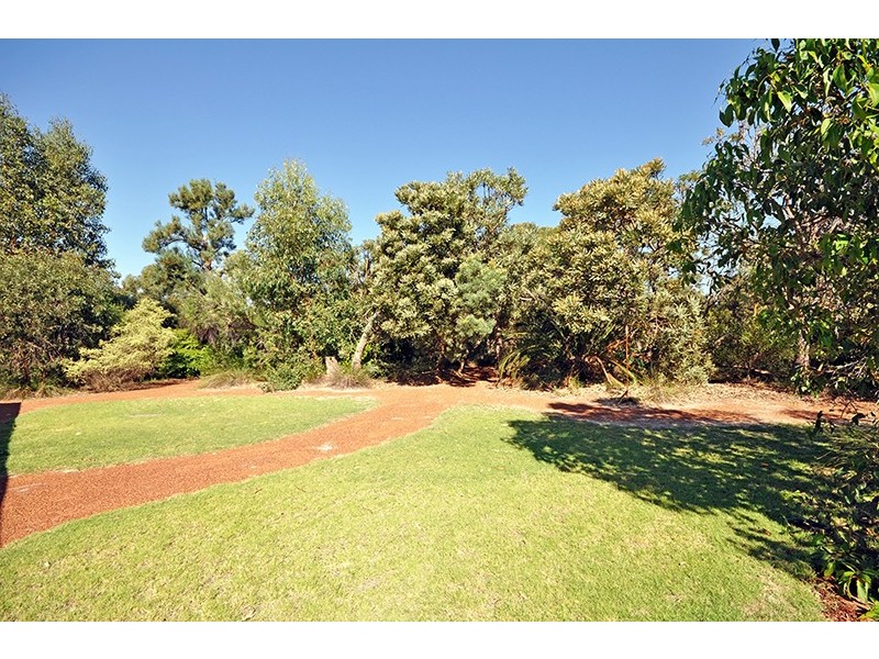 129 Roxburghe Drive, The Vines WA 6069