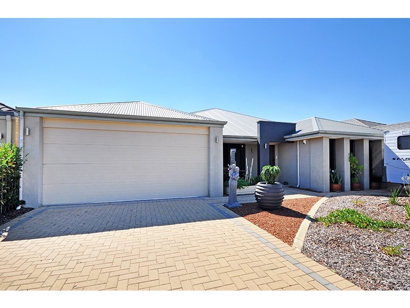 11 Redstone Trail, Ellenbrook WA 6069